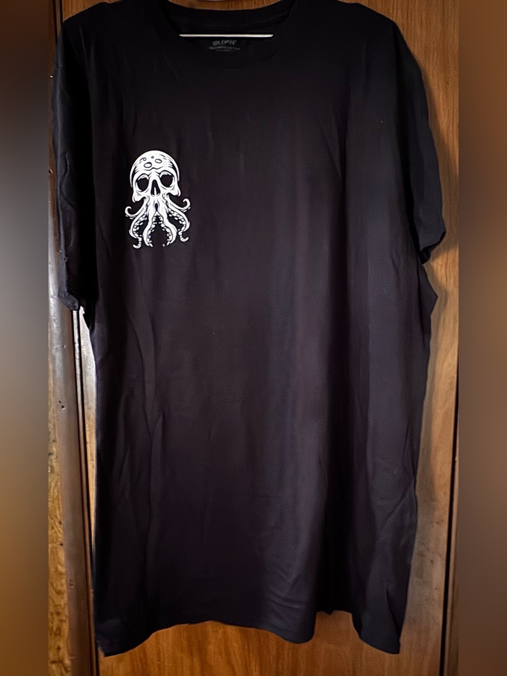 Octopus Crew Neck T-Shirt, NEW WITHOUT TAGS